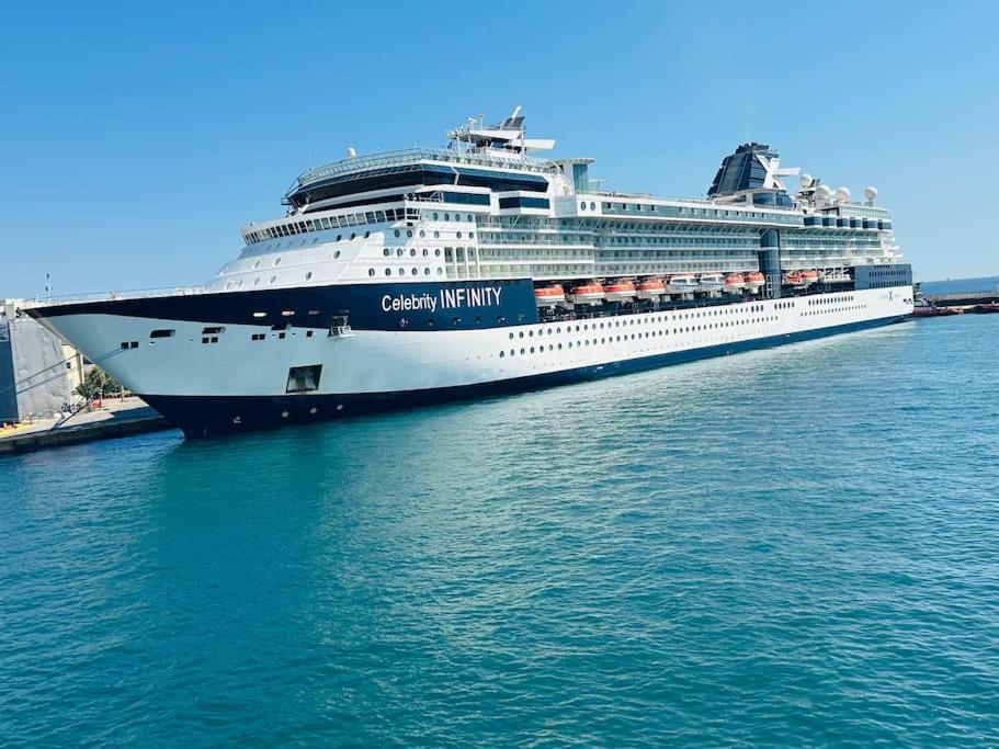 Blue Suite At Piraeus Port ภายนอก รูปภาพ